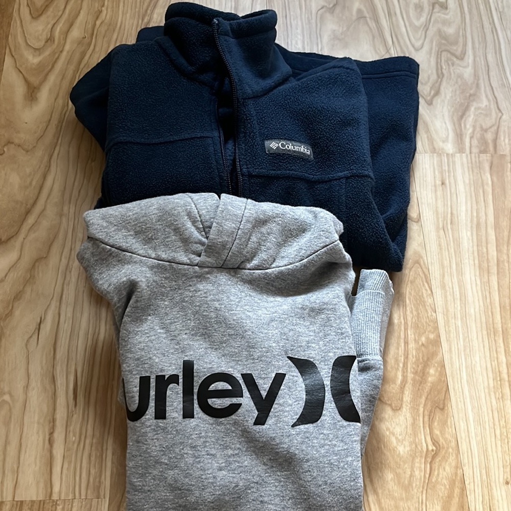 Good condition, 2 sweatshirts